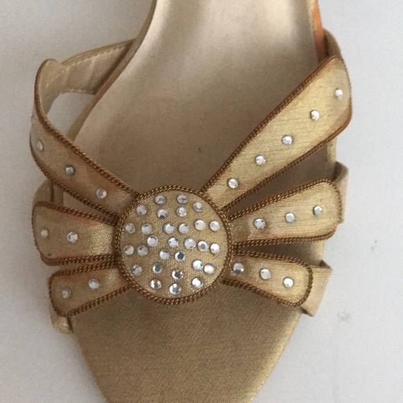 Karen Scott Gold Formal Heels - Picture 2 of 5
